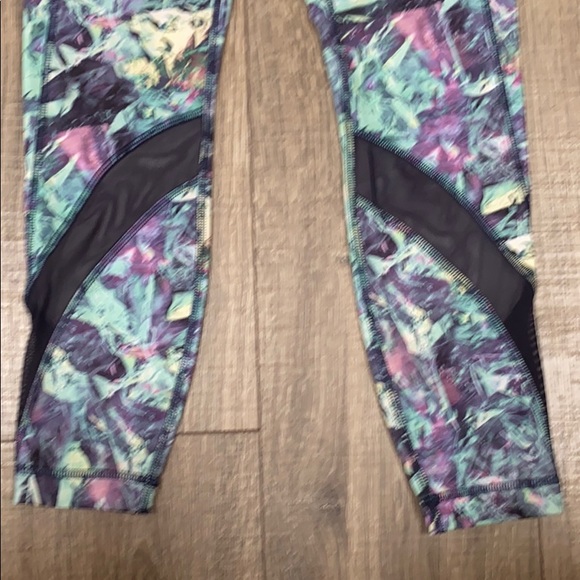 Lululemon leggings - size 4 - Picture 5 of 6